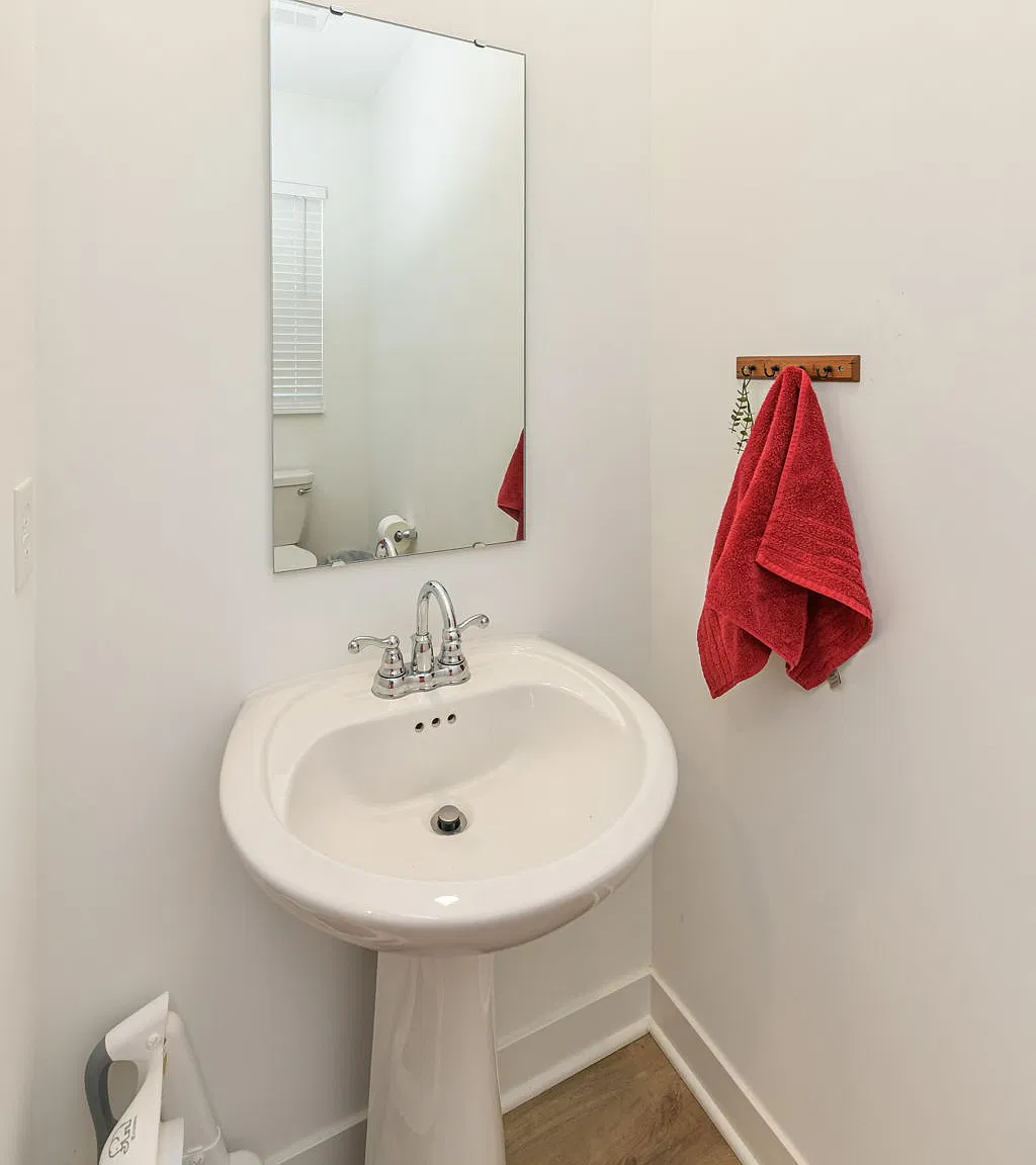 4 bed, 3236 sqft, $2,395 — Photo 4