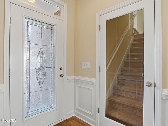 4th image of 718 Sloop Pointe Lane