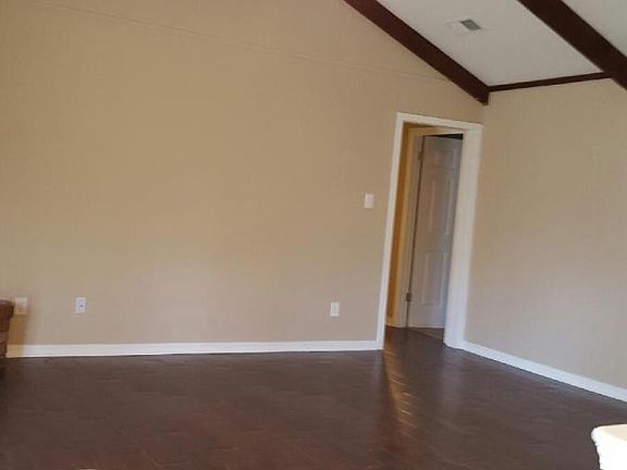 3rd image of 1054 Woodshire Cir