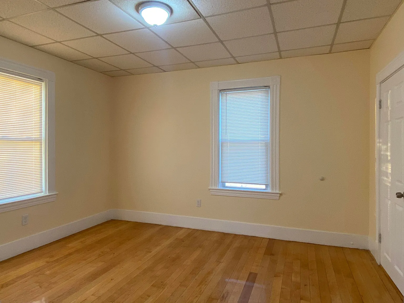 85 French Ave — Photo 4