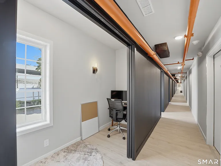 589 Bedford St #205 — Photo 9