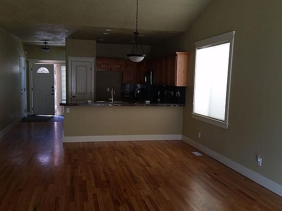 3rd image of 2560 S Whitetail Ct