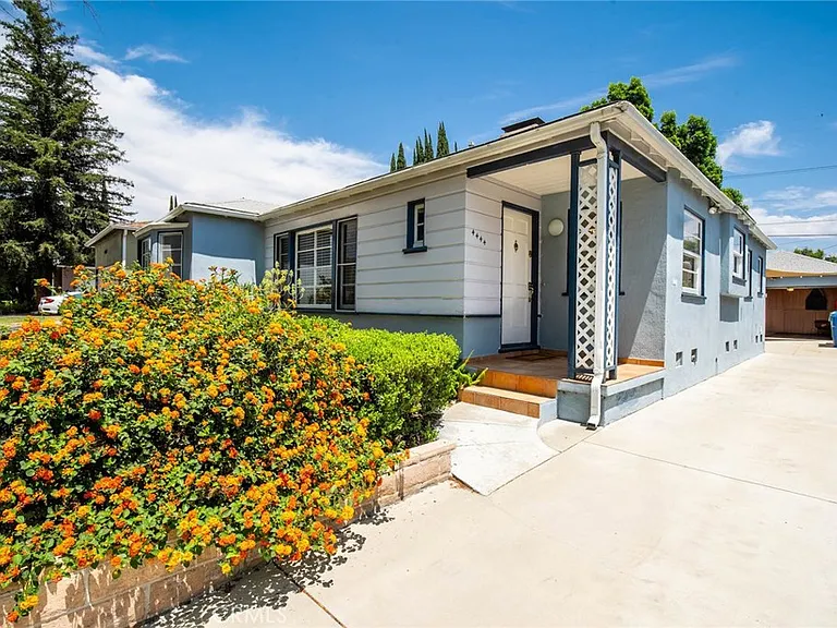4444 Tujunga Ave — Photo 2