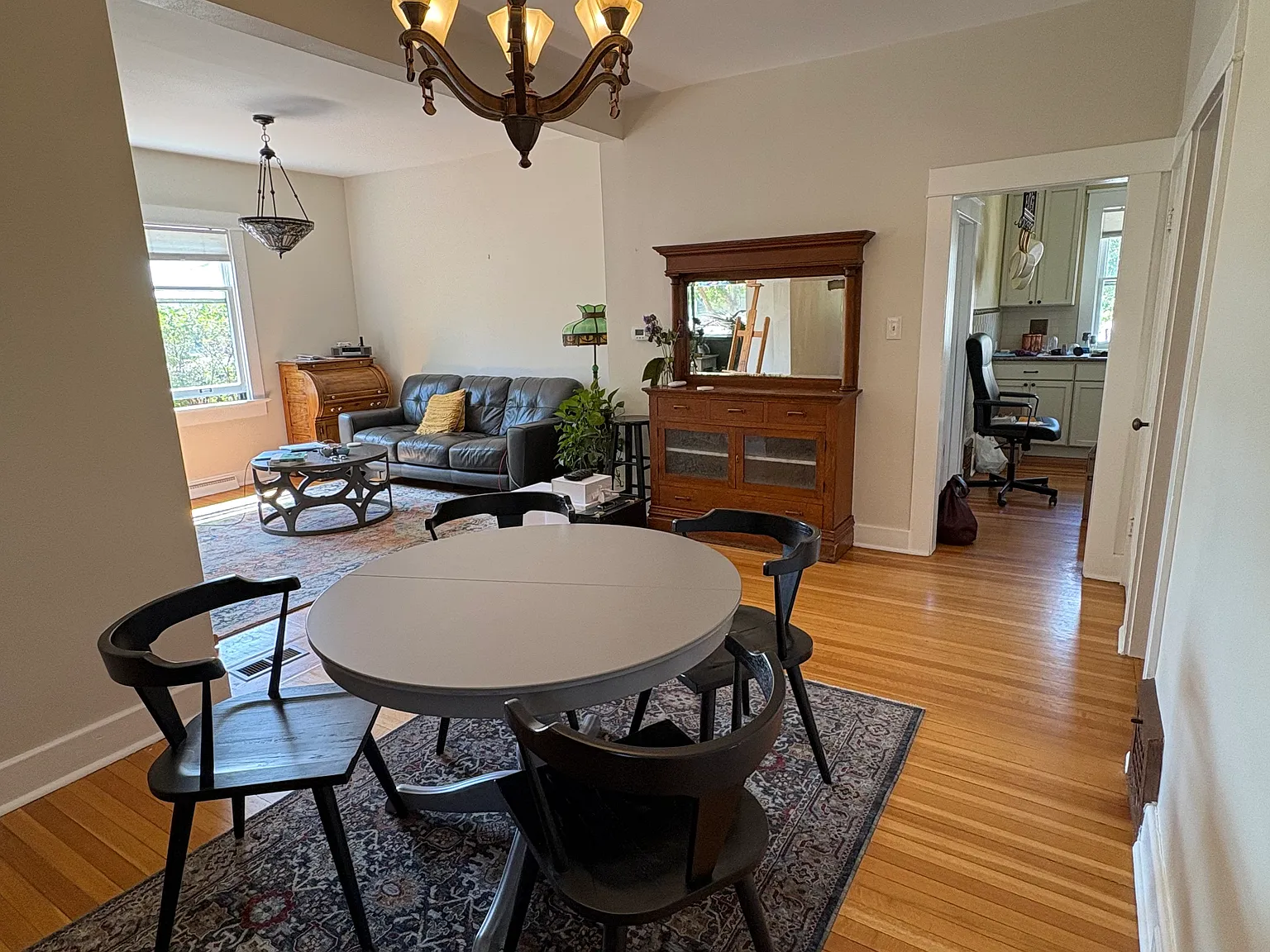 4 bed, 1900 sqft, $4,000 — Photo 4