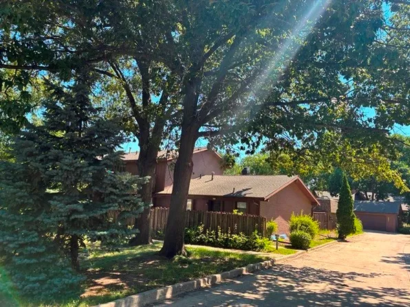 4621 Lockner Dr #6, Urbandale, IA 50322