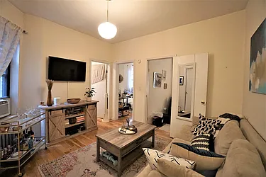 Rented by Best Apartments North Inc