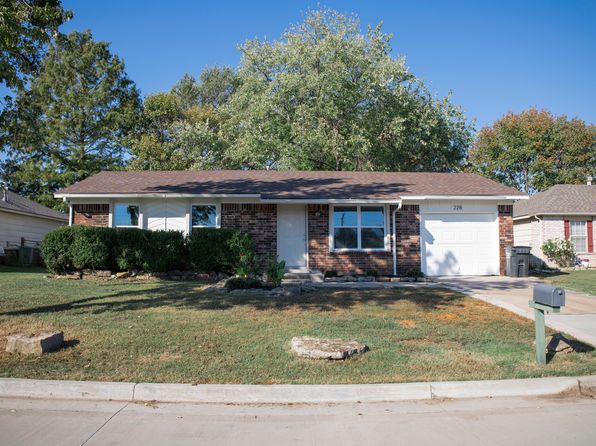 228 N Christy