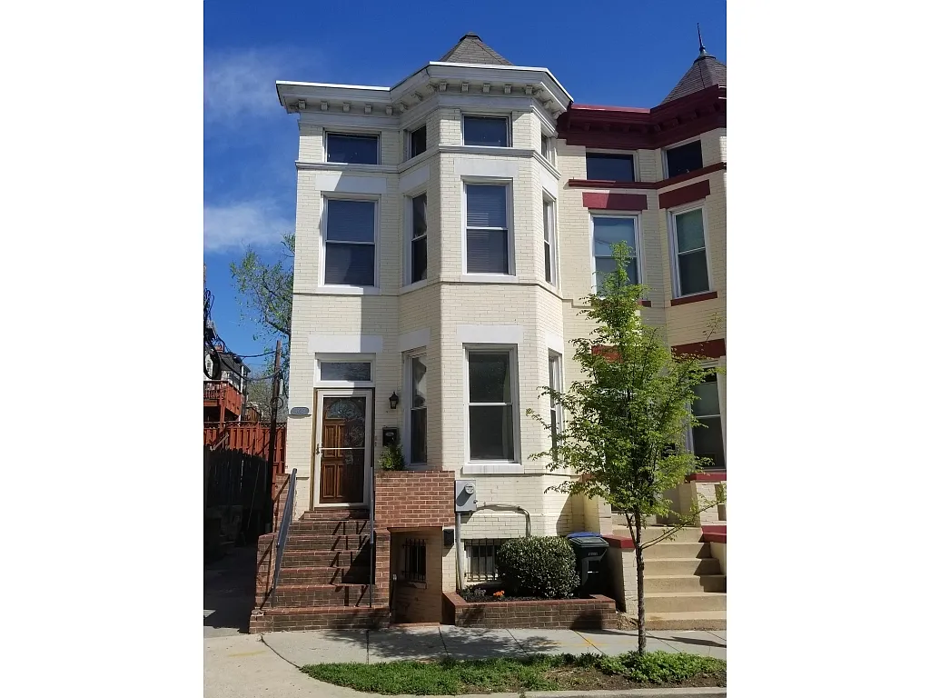 1023 Columbia Rd NW photo 1
