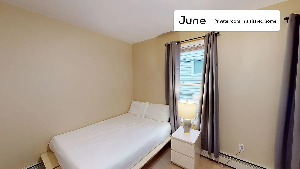 Full bedroom in 3 bed/1 bath home in Central Square (Cambridge) #1298 A — Photo 1
