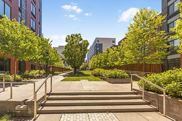 Rented by Compass | media 10