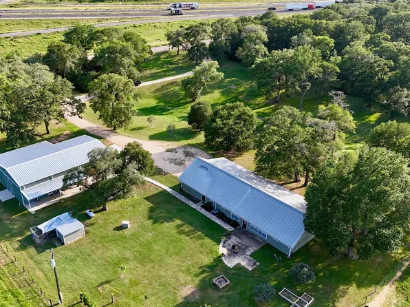 3545 E Interstate Highway 10 Frontage Rd, Schulenburg, TX 78956