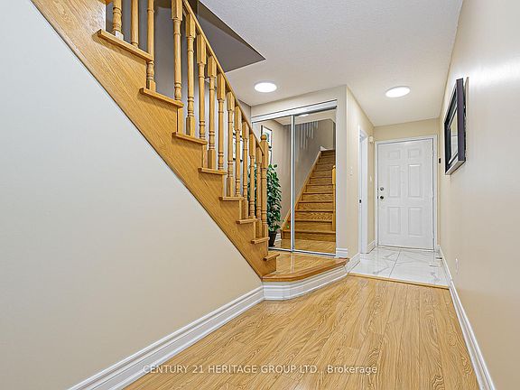 5th image of 698 Caradonna Cres Unit 47