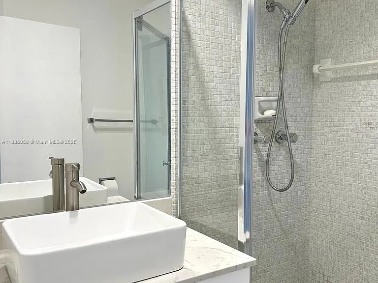 5051 W Oakland Park Blvd #204 — Photo 35