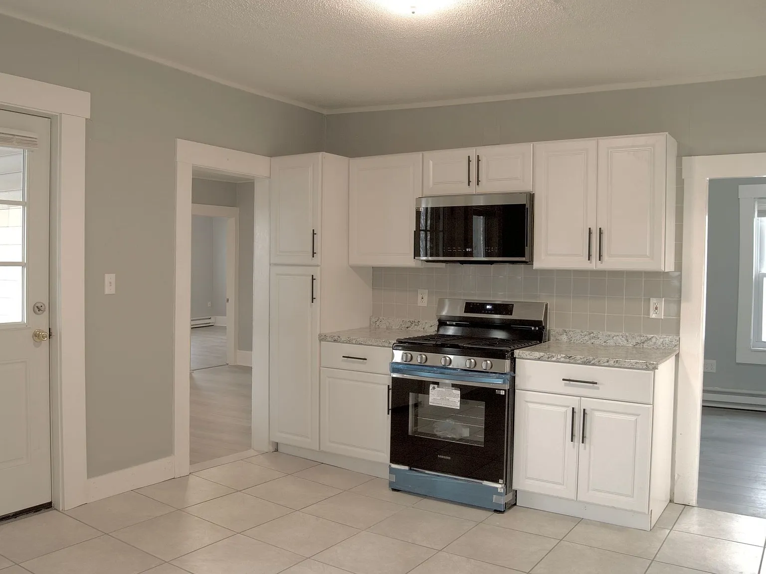 4 bed, 1024 sqft, $2,450 — Photo 1