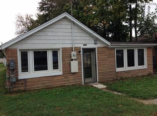 6721 Strawberry Ln, Louisville, KY 40214