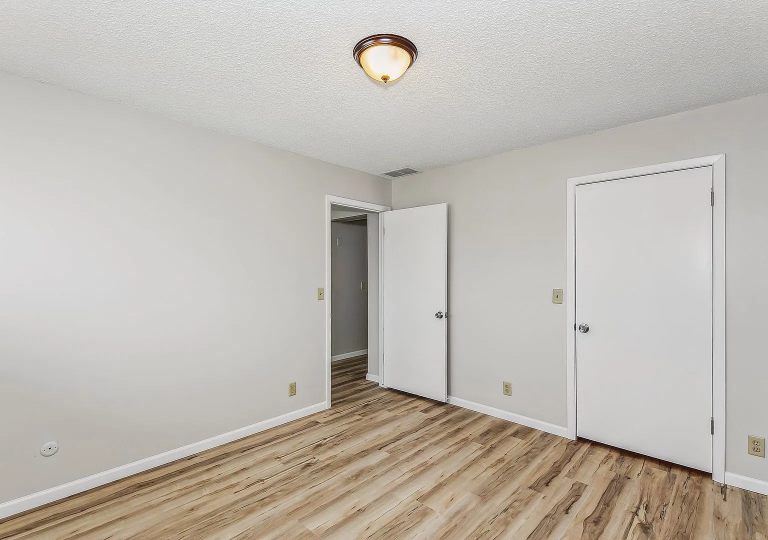 North Ridge Apartments — Photo 4