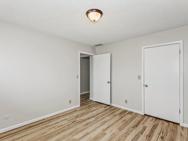 North Ridge Apartments — Photo 6
