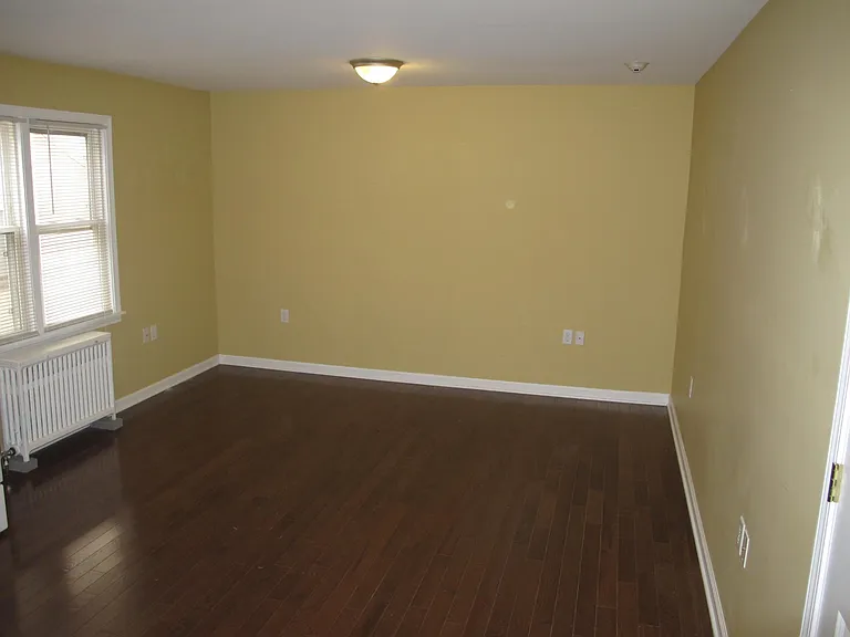 45 Vick Park #10 — Photo 5