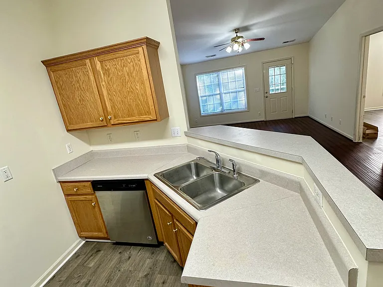 1620 Ridgecrest Dr #B — Photo 13