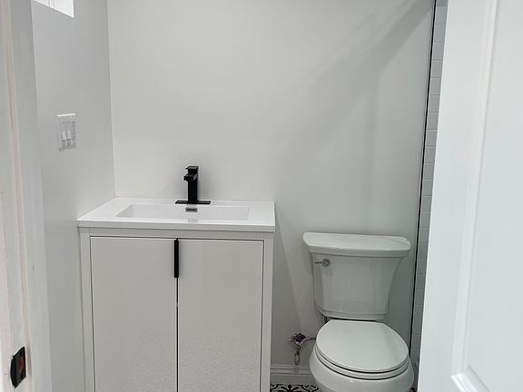 3rd image of 1217 Camelia Dr