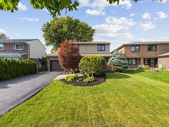 3rd image of 10 Lorraine Cres