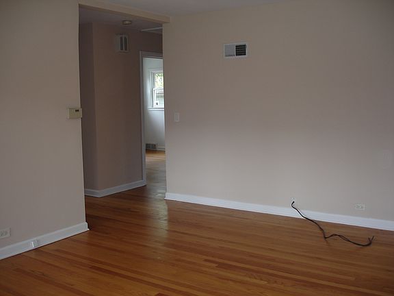 5th image of 7920 N Kedvale Ave