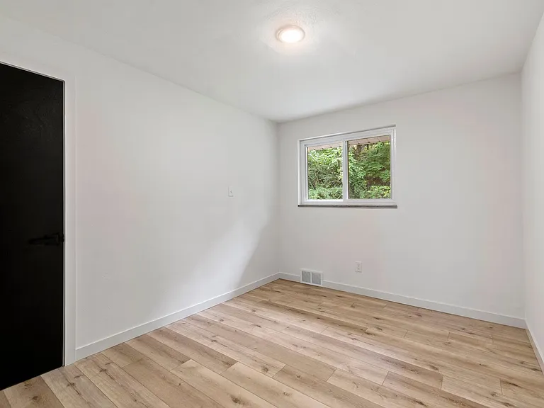 131 S Joslyn Dr — Photo 12