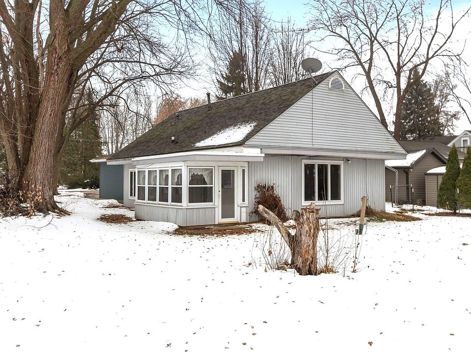 1st image of 958 Cozy Ln