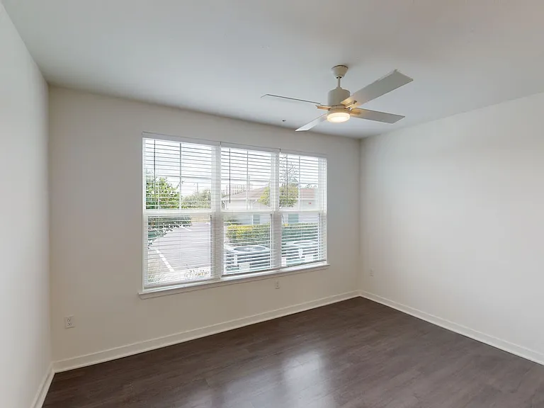 Essex Luxe Apartments — Photo 63