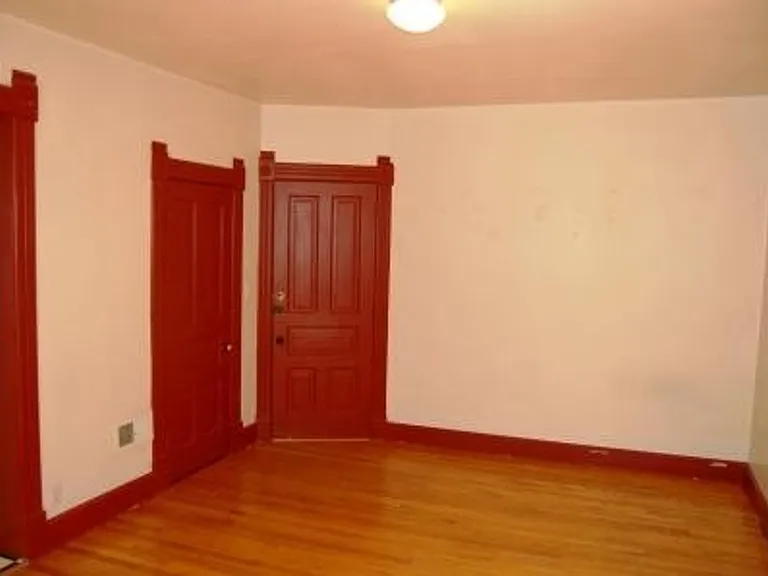 127 S Butler St — Photo 8