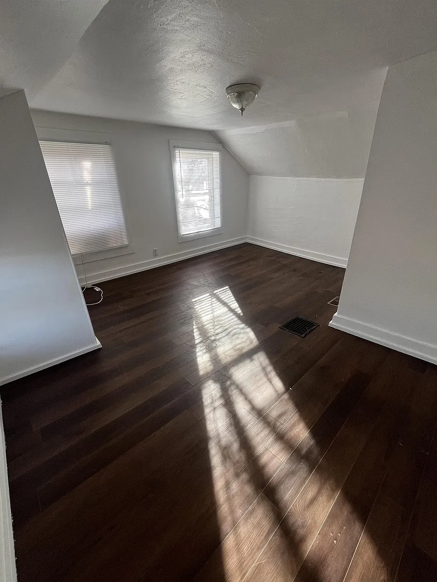Building Photo - 208 S Washington Ave #A