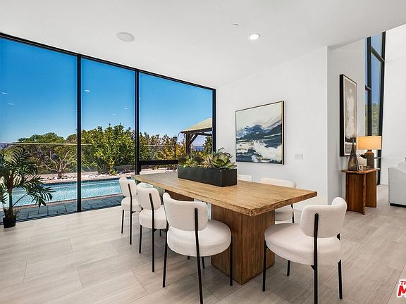 4th image of 3144 Alta Laguna Blvd