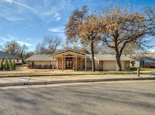 1909 N Mistletoe Ln, Edmond, OK 73034