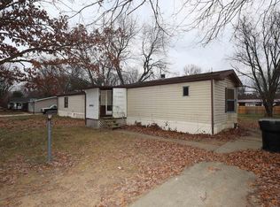 30067 Chickadee Ct, Elkhart, IN 46517