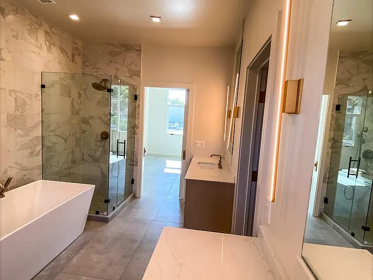 1731 Capitol Ave — Photo 14