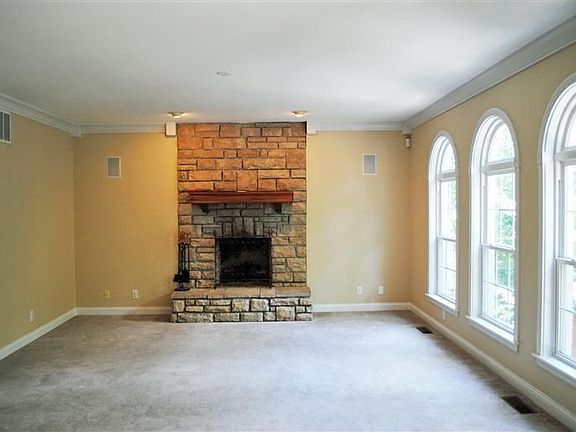5th image of 1063 Thornwilde Dr