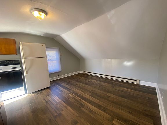 4th image of 1105 Bloomingdale Pike #4