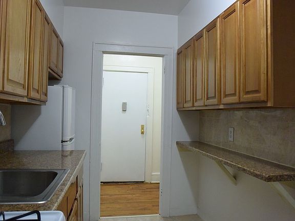 5th image of 8352 Talbot St APT 1K