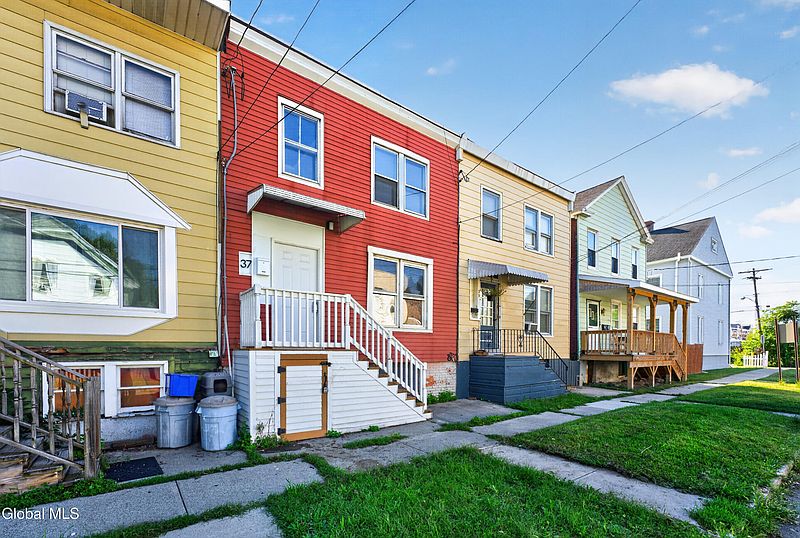 2nd image of 37 Nelson Avenue