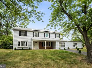 55 Peartree Ln, Willingboro, NJ 08046