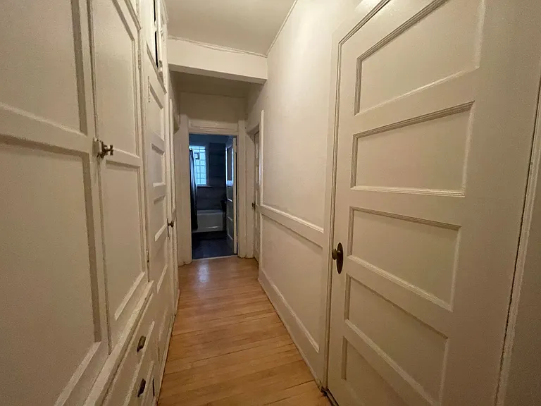 1030 N Marshall St — Photo 36