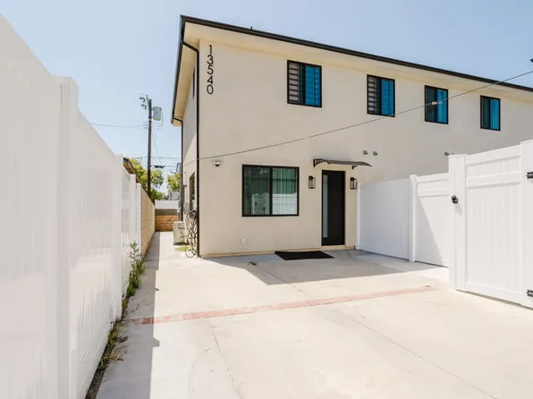 13540 Hamlin St, Van Nuys, CA 91401