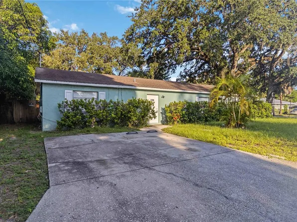 1704 11th St W, Bradenton, FL 34205