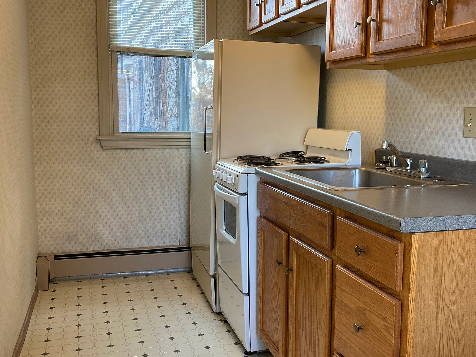 749 S Millvale Ave — Photo 2