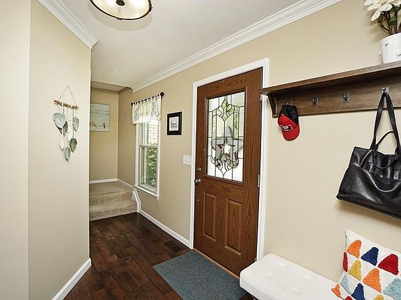 4th image of 105 Lakefield Dr