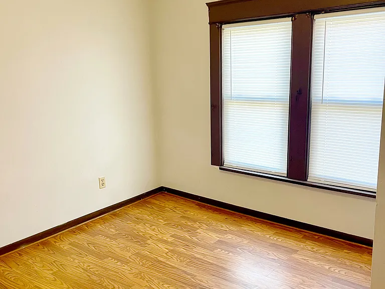 174 Acker St E #2 — Photo 5