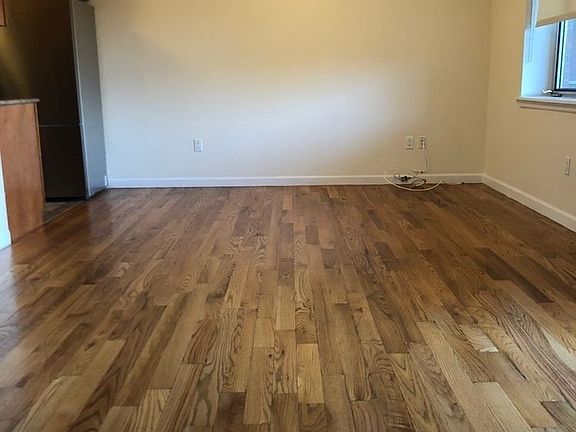 4th image of 2843 37th St APT 2F