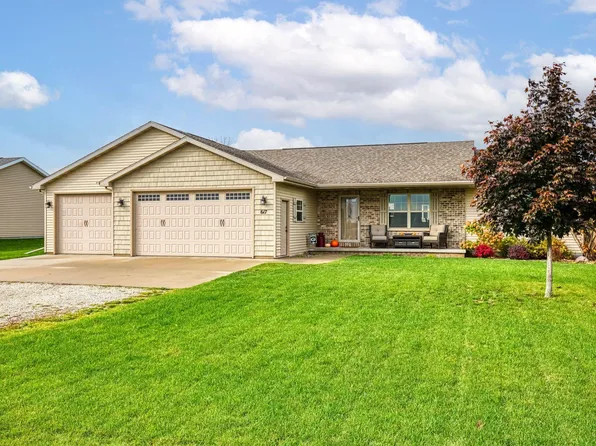 617 Debruin Rd, Combined Locks, WI 54113