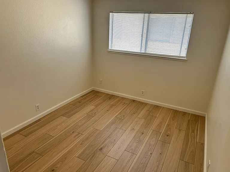 630 Maple St — Photo 7