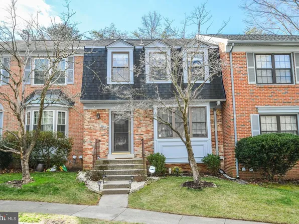 3964 Burning Bush Ct, Fairfax, VA 22033